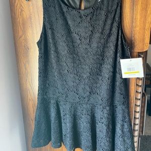 Black Lace Sleeveless Top